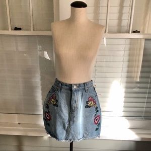 Embroidered high waisted denim mini skirt